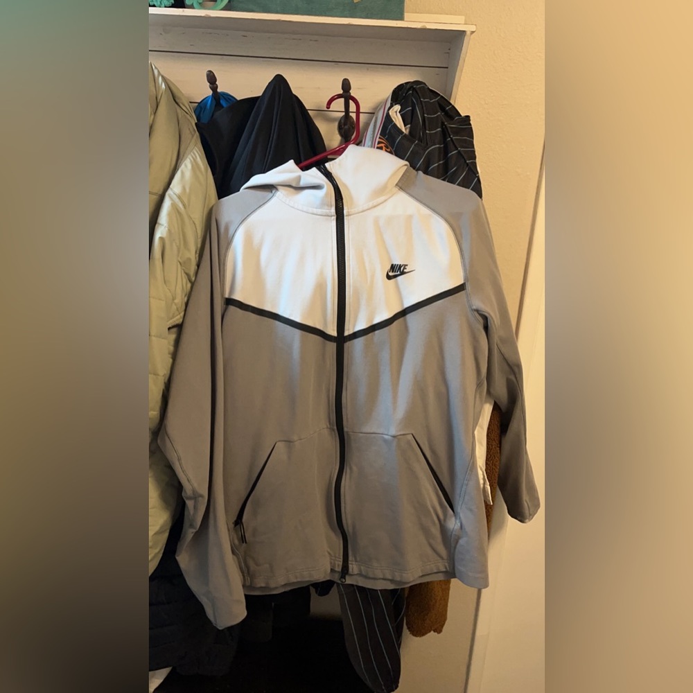 Mens Nike gray 2 tone nike tech